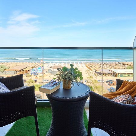 Alma Apartment In Infinity Beach Resort - Parking Mamaia Bagian luar foto