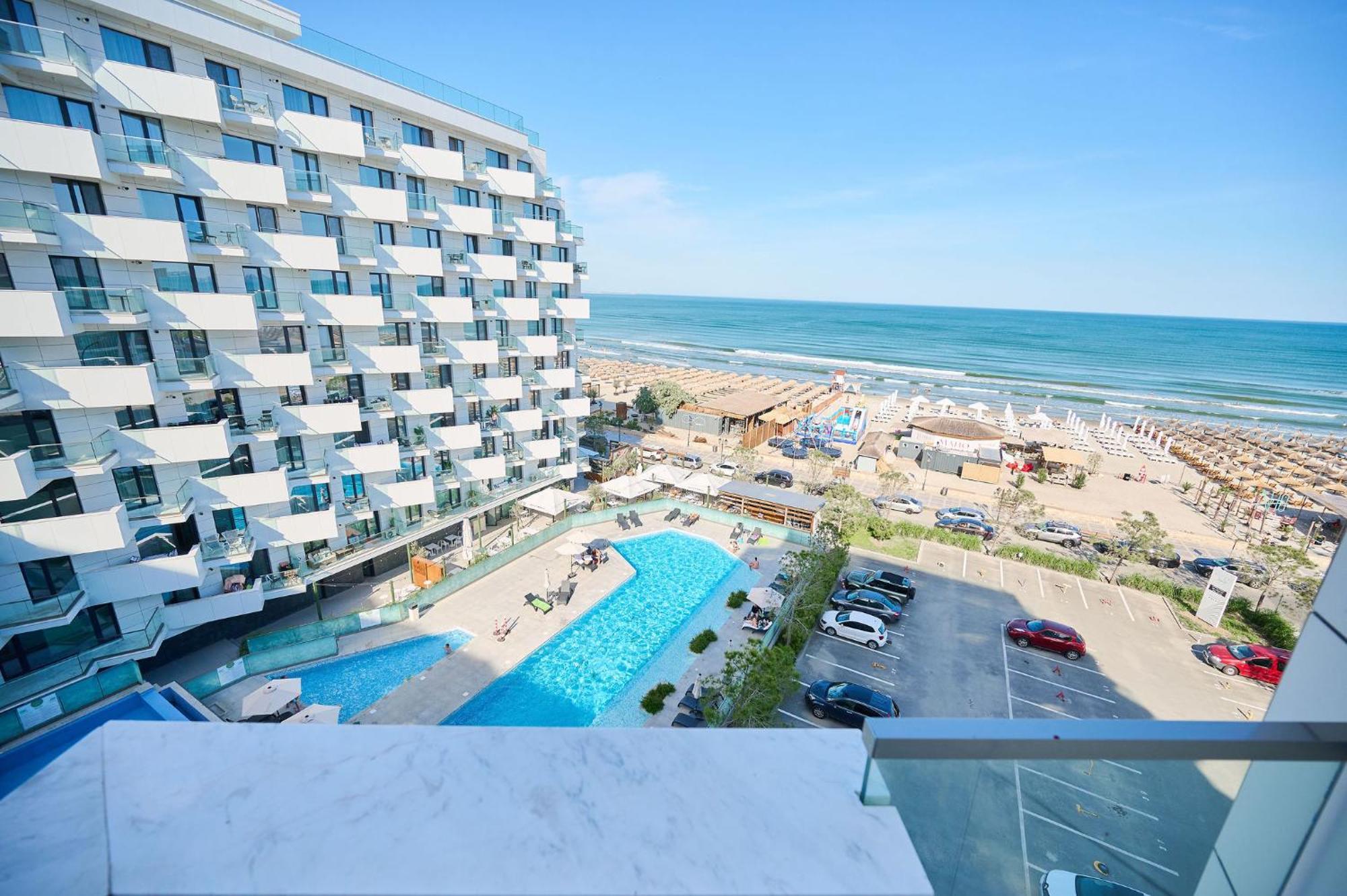 Alma Apartment In Infinity Beach Resort - Parking Mamaia Bagian luar foto