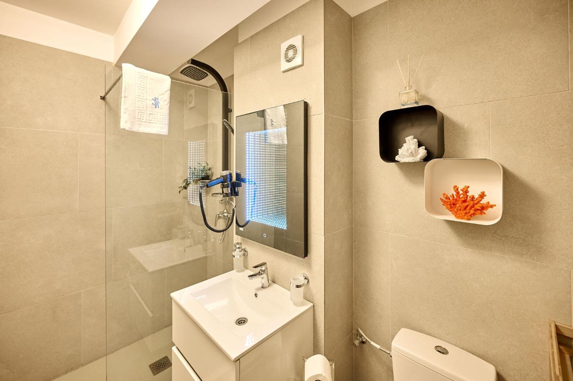 Alma Apartment In Infinity Beach Resort - Parking Mamaia Bagian luar foto